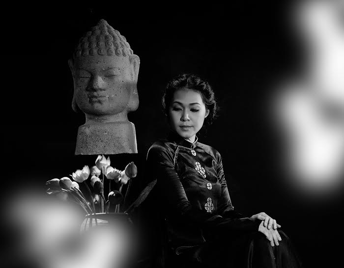 Bộ[-]ảnh[-]Đinh[-]Y[-]Nhung[-]huyền[-]bí[-]trước[-]cõi[-]thiền